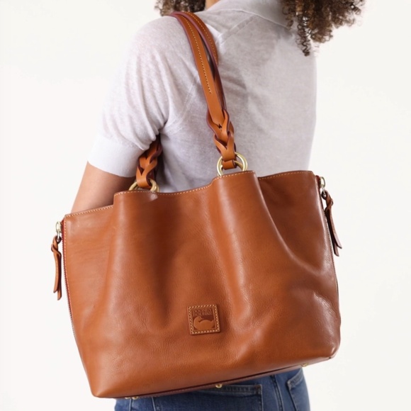 Dooney & Bourke Handbags - Dooney & Bourke Barlow Bag